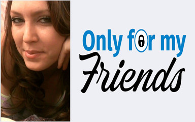 Elle a dix-huit ans et une grosse salope brune se fait baiser dans la chatte par une bite et fait des pipes