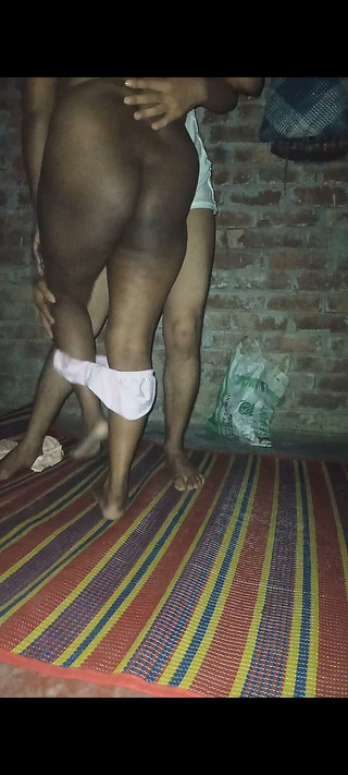 Vabi Banglai Sexs Vidéo la plus chaude de la salle
