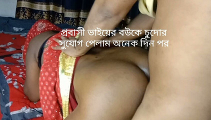 Vieille belle femme musulmane Desi appréciant