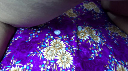 Belle-mère bangladaise au gros cul baisée en levrette Nadiyabd