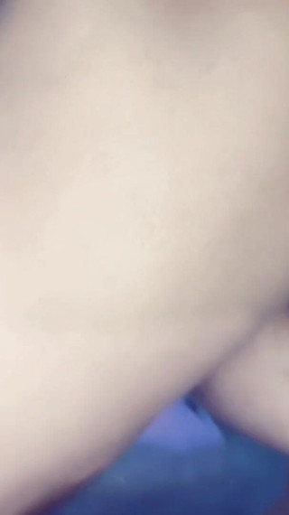 Desi Girl baise pour la première fois avec une grosse bite