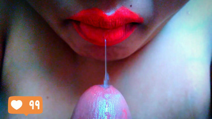 Une belle-mère arabe suce une grosse bite avec ses lèvres colorées, je jouis dans sa bouche