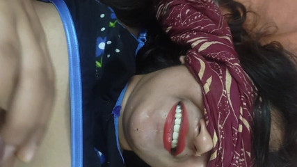 Fille musulmane avec patron