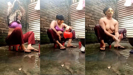 Scène de douche de salle de bain ouverte. Desi jeunes soeurs bain baise