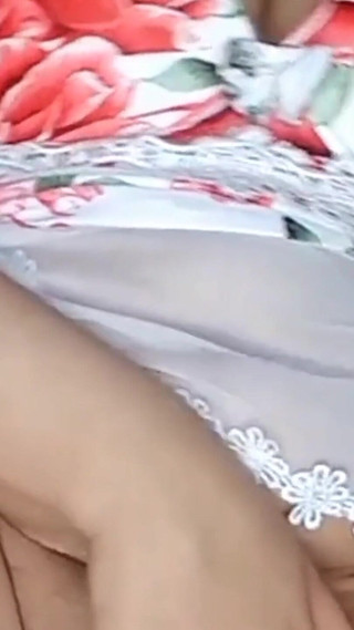 Je suis disponible pour vous faire un petit bisou