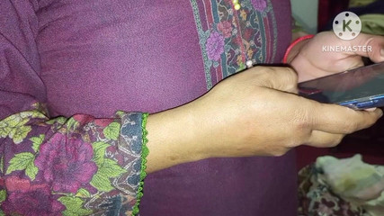 Punjabi Jatti a surpris Bihari en train de se masturber dans sa salle de bain et de le punir