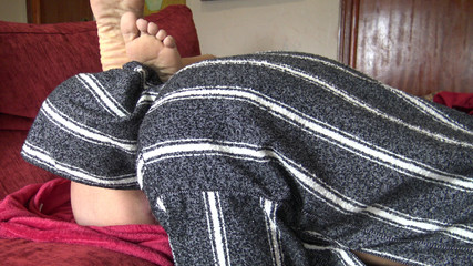 Un cocu algérien dit à son beau-fils de la lécher