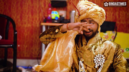 Un danseur classique baise sa charmante femme après lui avoir appris quelques mouvements classiques audio hindi