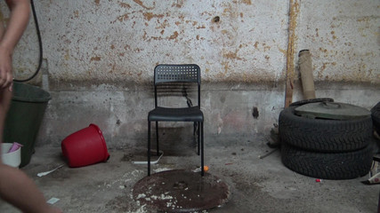 MILF arabe musulmane en hijab pisse pipi - Compilation de pisse