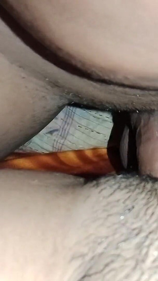 Vrai couple essayant l'anal pour la première fois