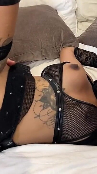 Fille arabe avec hijab baisée par un homme blanc