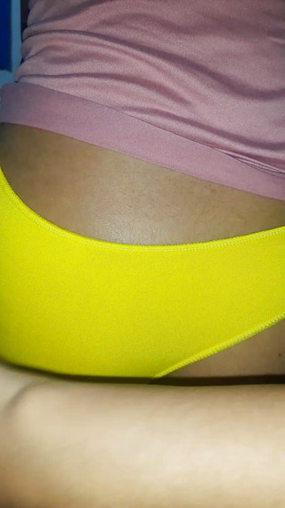 Le cul délicieux de Hael, ça m'excite de voir son énorme cul sauté sur ma bite