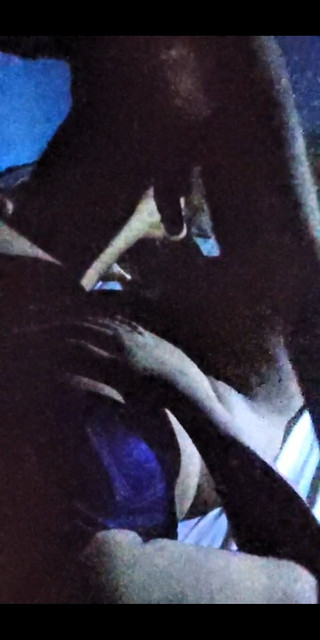 Hot Sali Loud Moaning Watch et continue de faire pipi