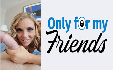 Ma copine une grosse salope infidèle ouvre les jambes pour profiter de sa chatte et le prend en bouche