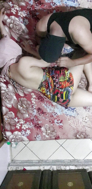 Une voix claire m'est venue et est entrée dans le sentier du cadran mural la nuit, Full Me Eve